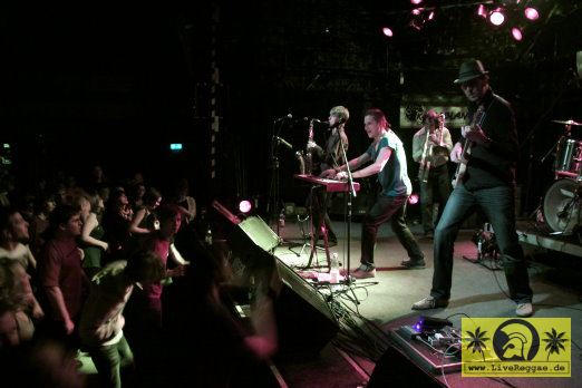 Babayaga (D) Skankin Round The X-Mas Tree - Kassablanca, Jena 26. Dezember 2012 (11).JPG